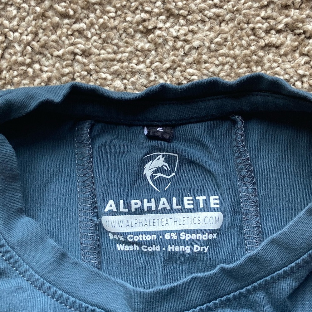 Alphalete Blue CutOff/Sleeveless Tank/T Shirt - Men’s Small Blue - Picture 2 of 3
